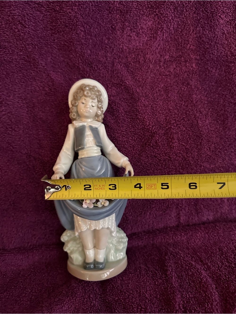Lladro Figurine with Marked Base - Blue and White - Picture 5 of 7
